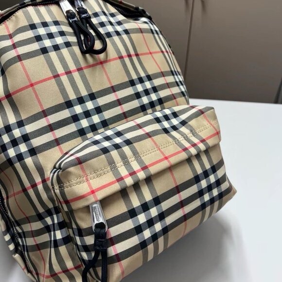 Burberry two-way zippered printed backpack - Picture 6 of 9